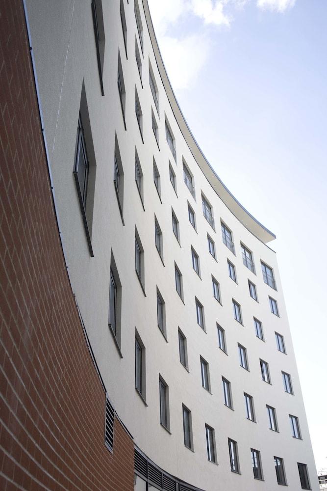 Hotel Leonardo London Watford 4*