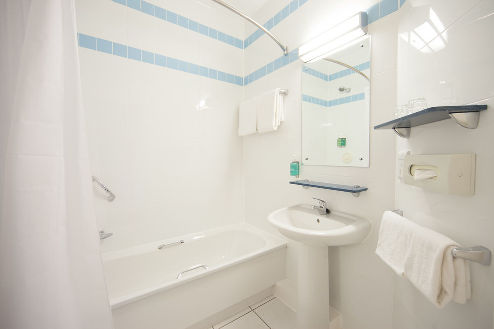 Leonardo London 4*