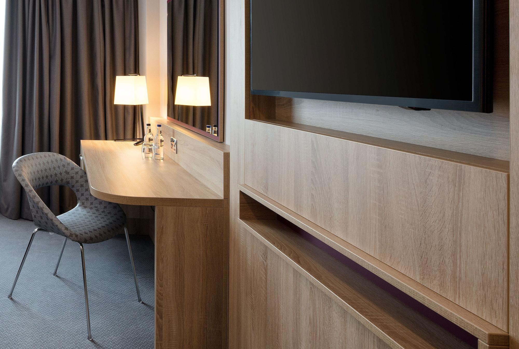 Leonardo London Watford Hotel 4*